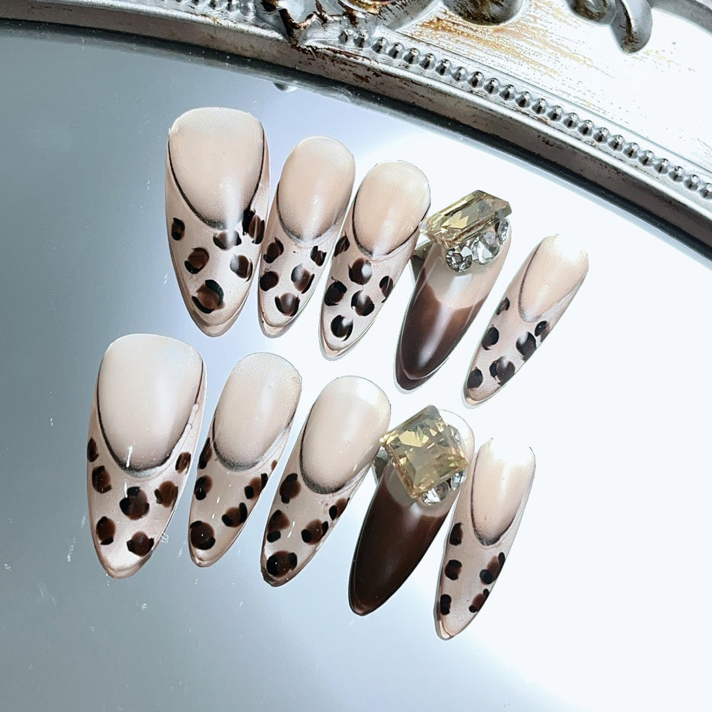 Handmade custom nail art wears nail flashes and high-quality fake nails(241231)