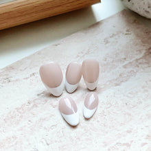 Load image into Gallery viewer, Handmade custom nail art wears nail flashes and high-quality fake nails(J19003)