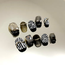 Load image into Gallery viewer, Handmade custom nail art wears nail flashes and high-quality fake nails(29245)