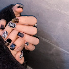 Load image into Gallery viewer, Handmade custom nail art wears nail flashes and high-quality fake nails(29245)
