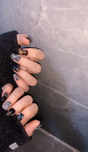 Load image into Gallery viewer, Handmade custom nail art wears nail flashes and high-quality fake nails(29245)