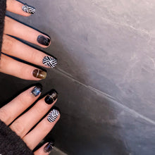 Load image into Gallery viewer, Handmade custom nail art wears nail flashes and high-quality fake nails(29245)