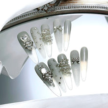 Load image into Gallery viewer, Handmade custom nail art wears nail flashes and high-quality fake nails(3287)
